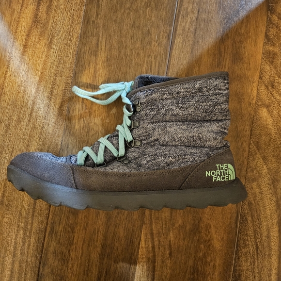 North face winter boots size 9 - Picture 2 of 5